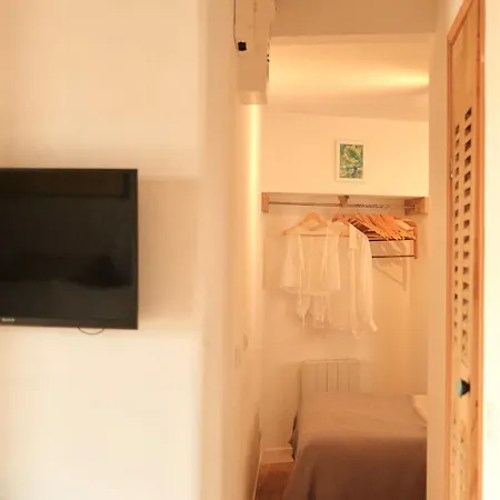 公寓 Charming 1br With Balcony & Ac, Heart Of 昂蒂布