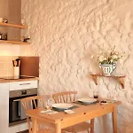 Charming 1br With Balcony & Ac, Heart Of アパート *