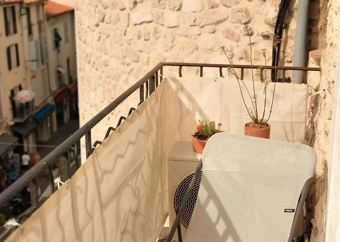 Charming 1br With Balcony & Ac, Heart Of Антиб