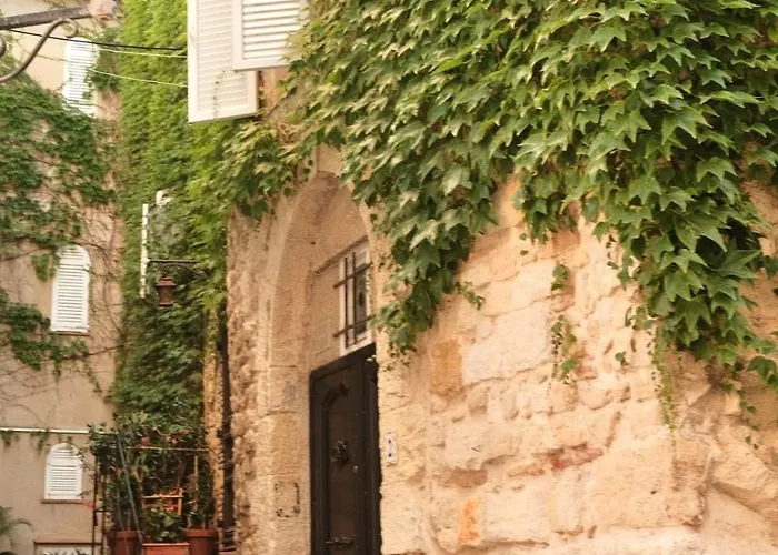 Appartement Charming 1br With Balcony & Ac, Heart Of *