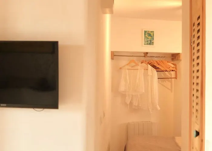 Апартаменты Charming 1br With Balcony & Ac, Heart Of Антиб