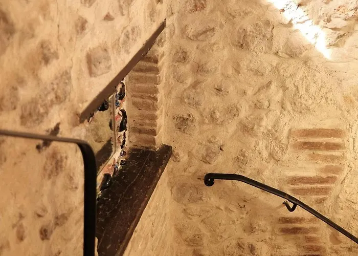 Charming 1br With Balcony & Ac, Heart Of Appartement Antibes